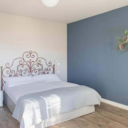 Charming Moment Di Villa Porta - Residenza Ortensia Luino Exterior photo