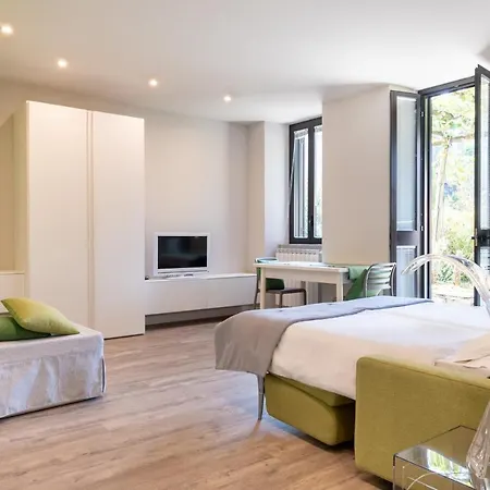 Charming Moment Di Villa Porta - Residenza Ortensia Luino Exterior photo