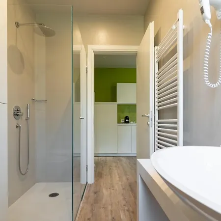 Charming Moment Di Villa Porta - Residenza Ortensia Luino Exterior photo