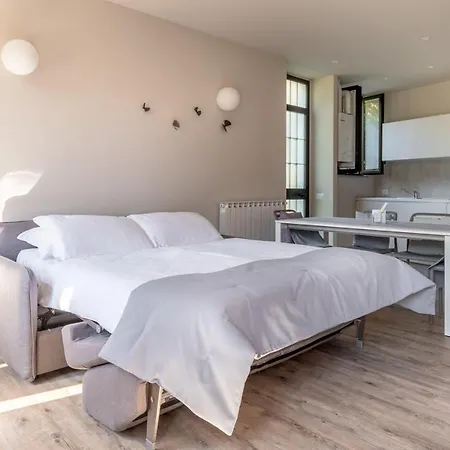 Charming Moment Di Villa Porta - Residenza Ortensia Luino Exterior photo
